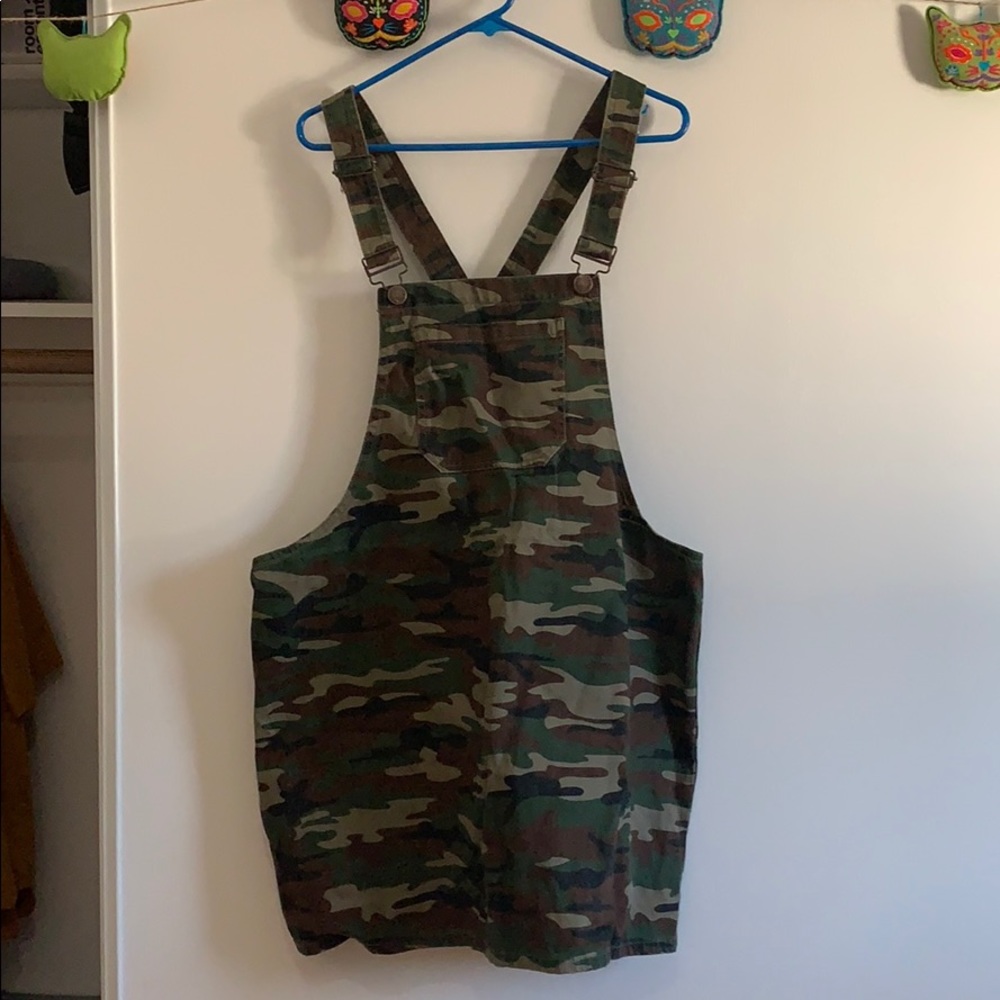 2x camouflage overall dress